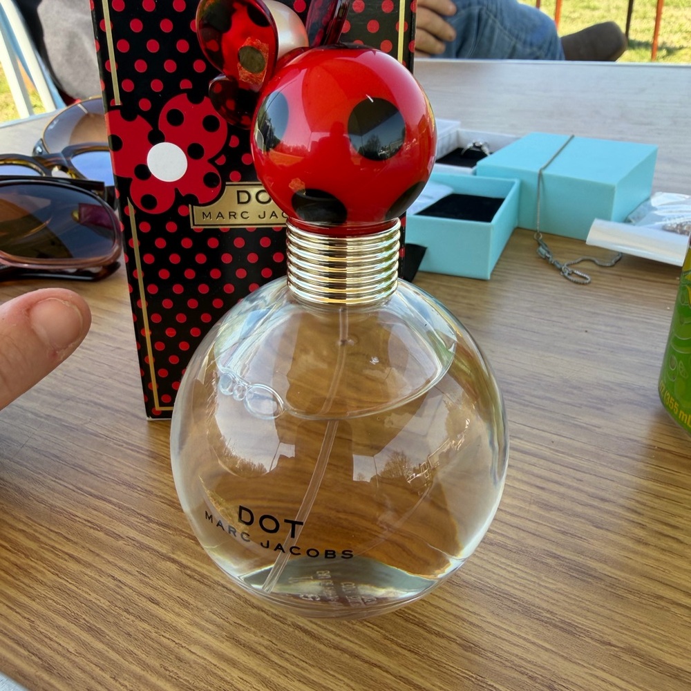 Marc Jacobs Dot Eau de Parfum — Black with Red Polka Dots and Gold Accents - Picture 2 of 3